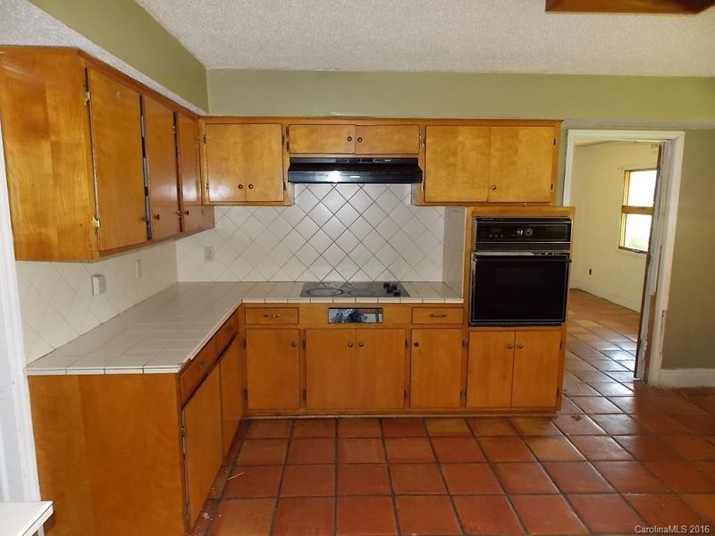 3225 Sunset Rd, Charlotte, NC 28216