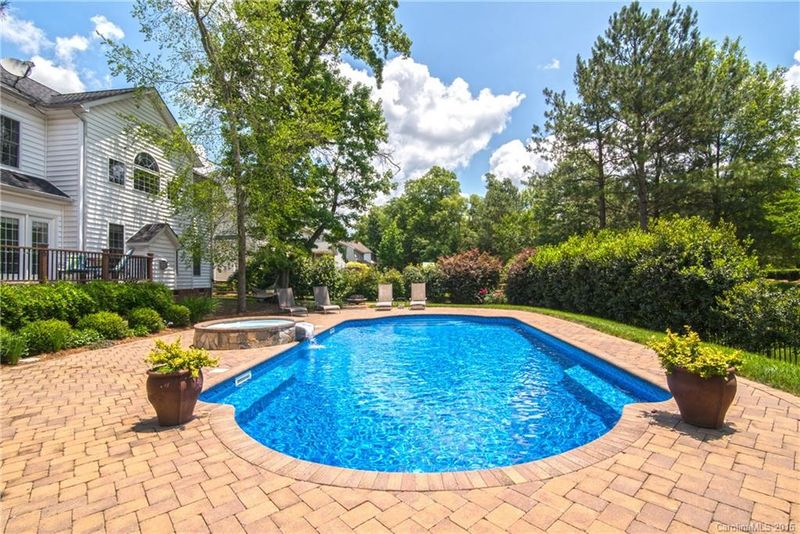 610 Birchwood Dr, Waxhaw, NC 28173