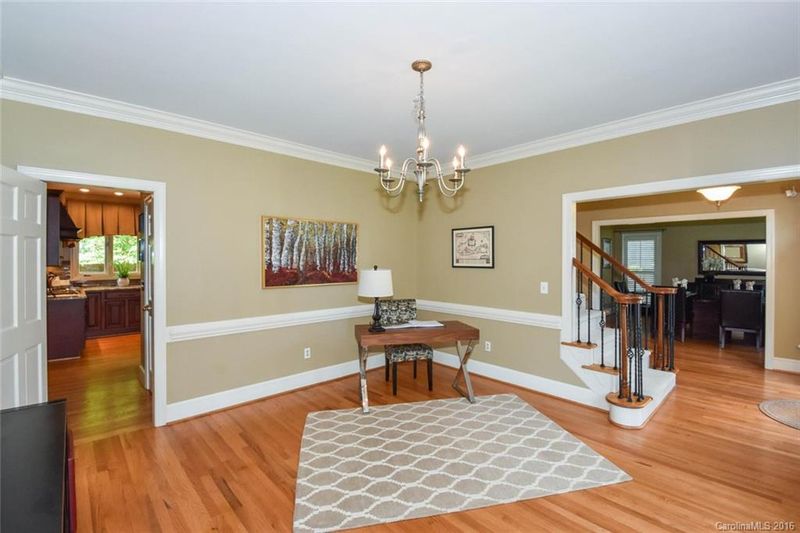 10826 Oak Pond Cir, Charlotte, NC 28277
