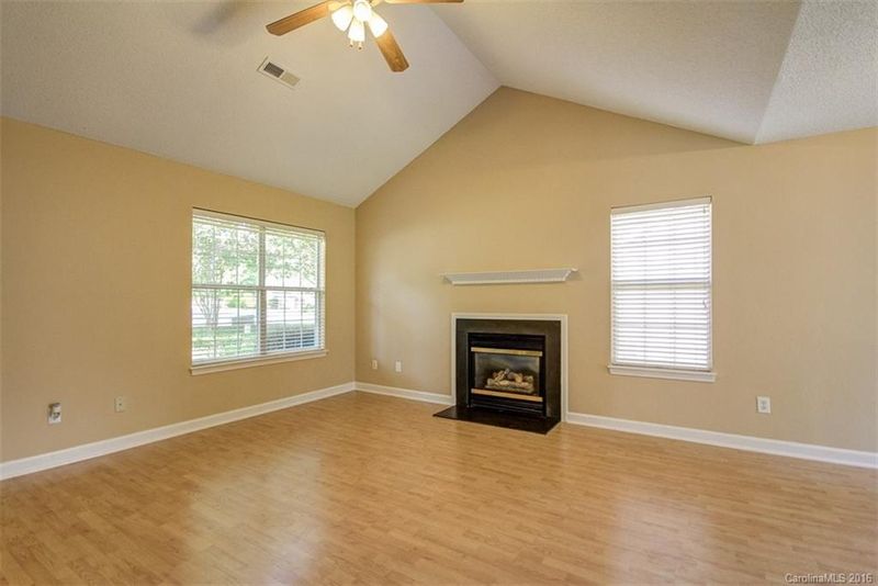 122 Meadow Lilly Ct, Mooresville, NC 28115