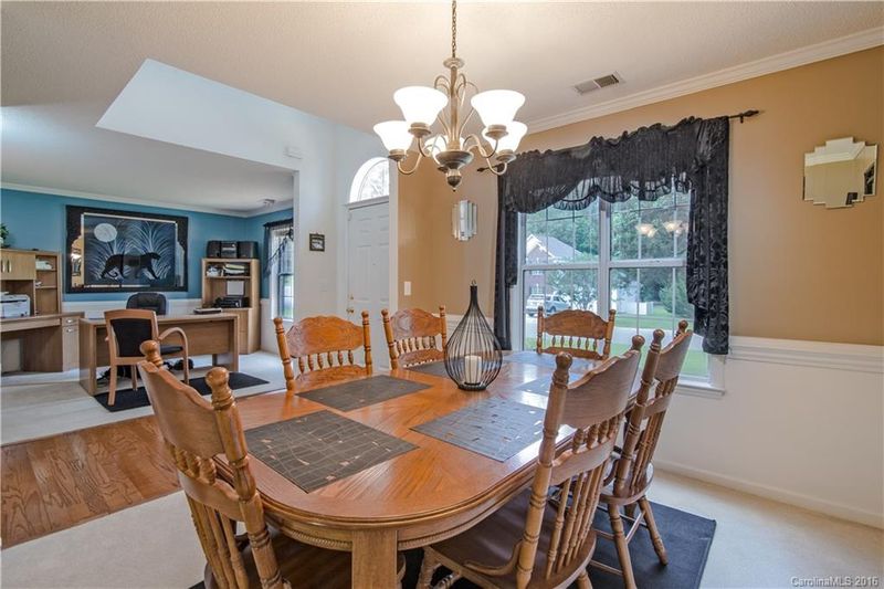2530 Bathgate Ln, Matthews, NC 28105