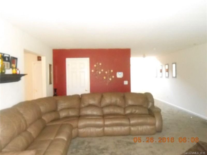 1735 Long Paw Ln, Charlotte, NC 28214