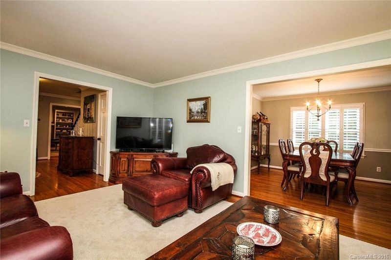 527 King Edward Rd, Charlotte, NC 28211