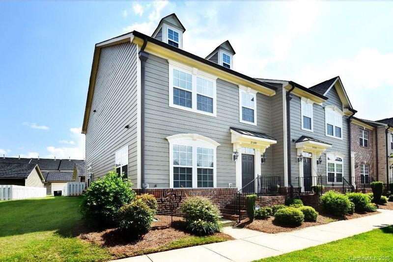21608 Old Canal St #20, Cornelius, NC 28031