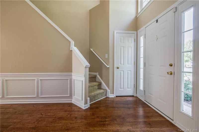 8826 Fieldcroft Dr, Charlotte, NC 28277