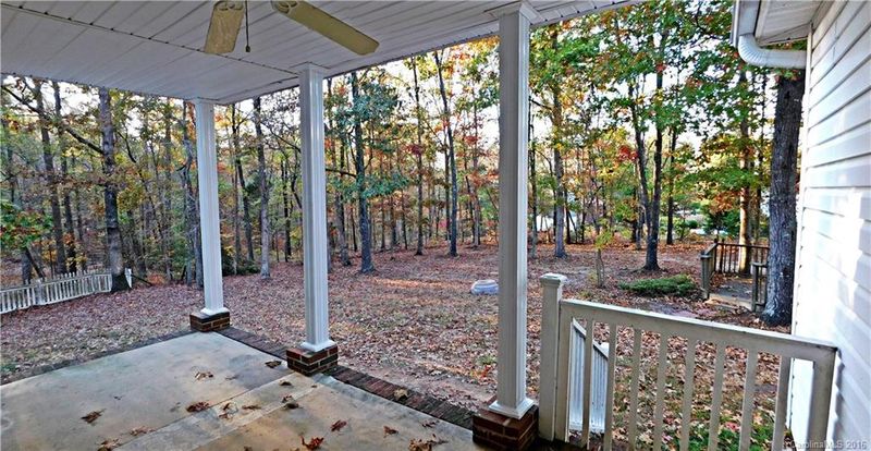 108 Laura Ct, Cherryville, NC 28021