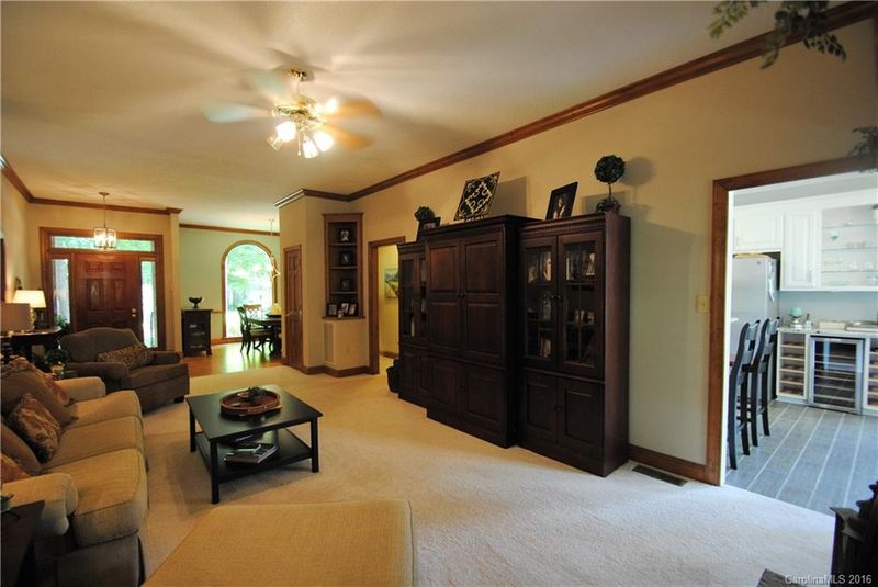 3424 Shadow Lake Ln, Matthews, NC 28104
