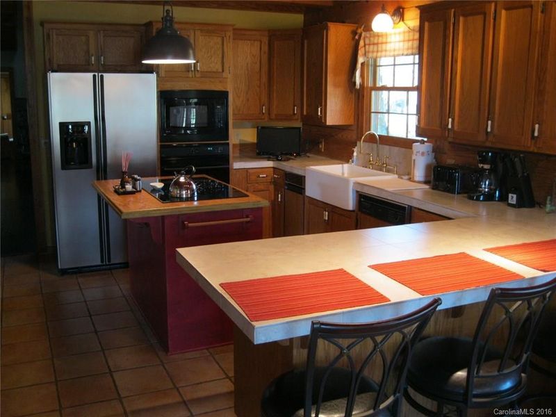 322 Queens Cove Rd, Mooresville, NC 28117