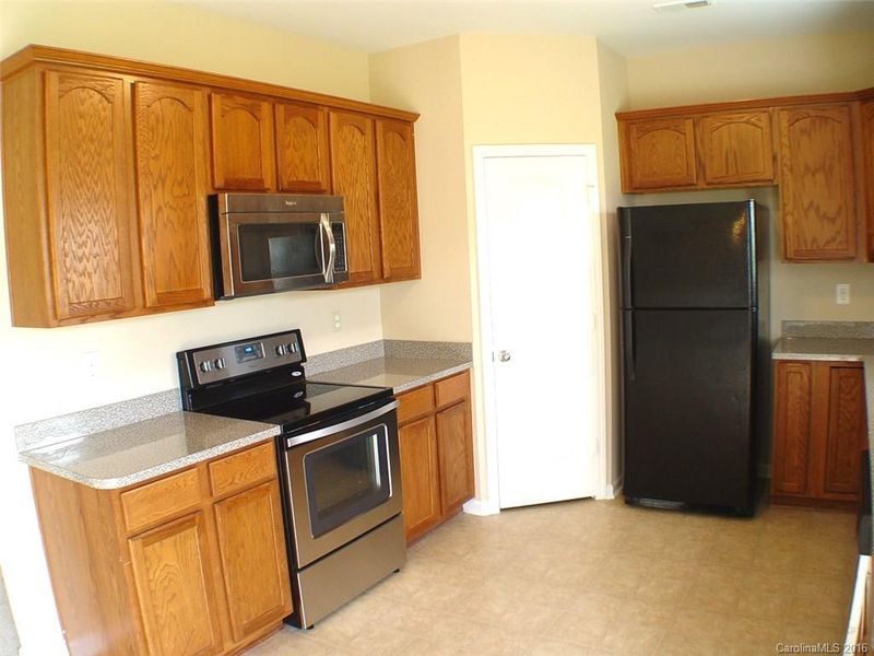 616 Rook Rd, Charlotte, NC 28216