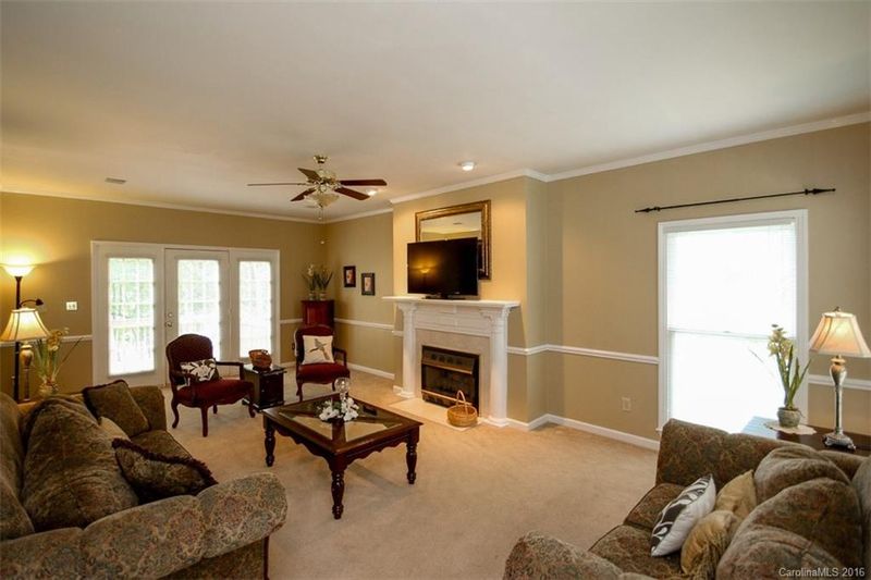 213 Lariat Dr, Lincolnton, NC 28092