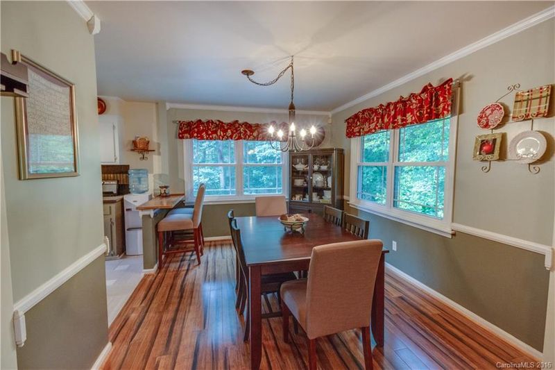 110 Hickory Hill Ln, Stanley, NC 28164
