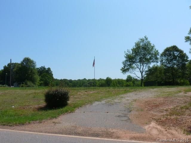 2668 Riverside Rd, Lancaster, SC 29720
