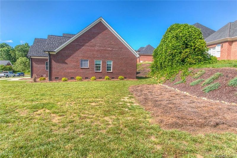 5309 Old Course Dr, Cramerton, NC 28032