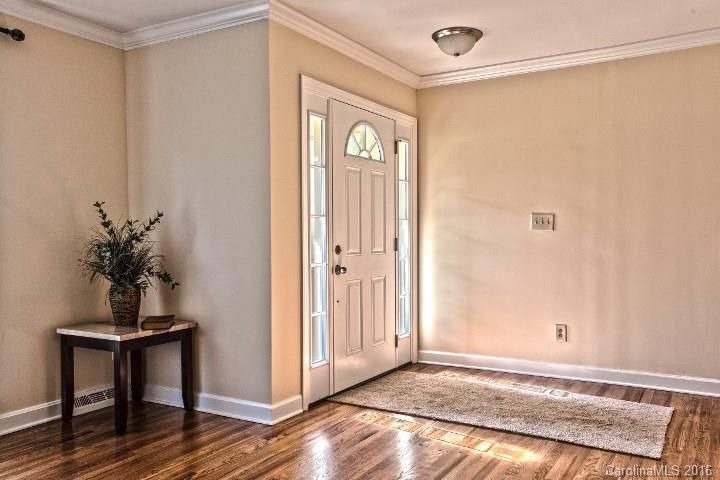 119 Shadow Ln, Charlotte, NC 28214