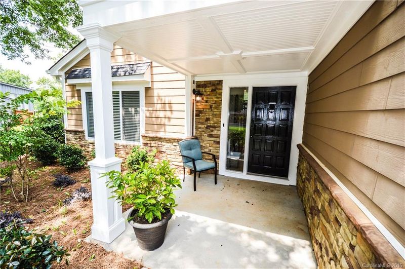 8008 Rising Meadow Rd, Charlotte, NC 28277