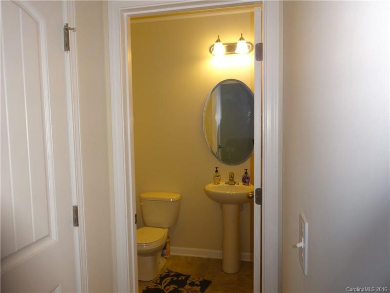 431 Knothole Ln #202, Charlotte, NC 28214