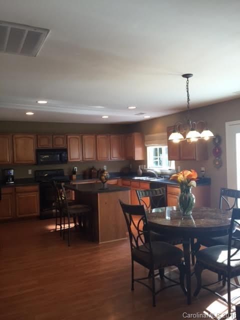 13317 Pontchatrain Ave, Charlotte, NC 28273