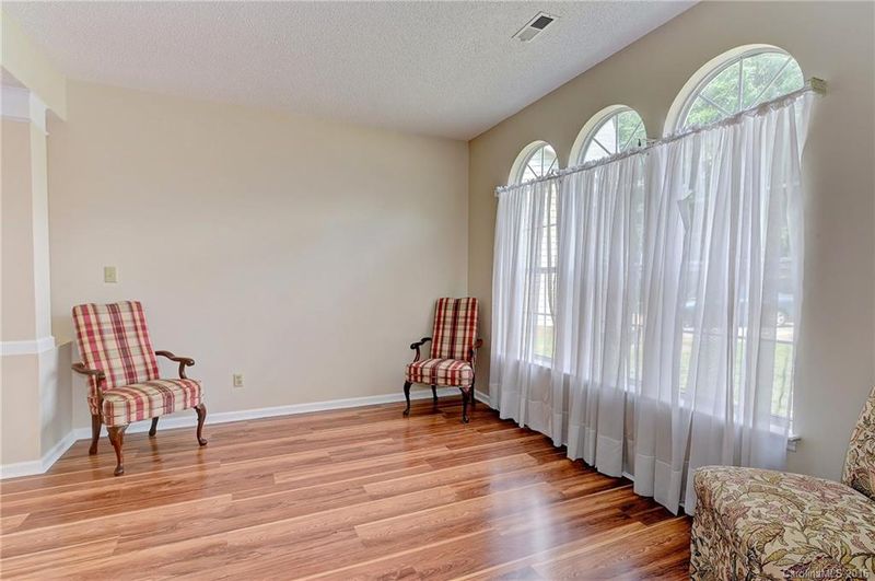 11203 Laurel View Dr, Charlotte, NC 28273
