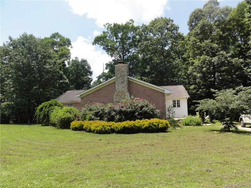 285 Frontier Rd, Clover, SC 29710