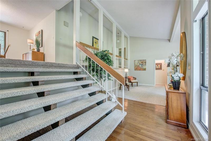 1817 Westbrook Cir, Gastonia, NC 28052