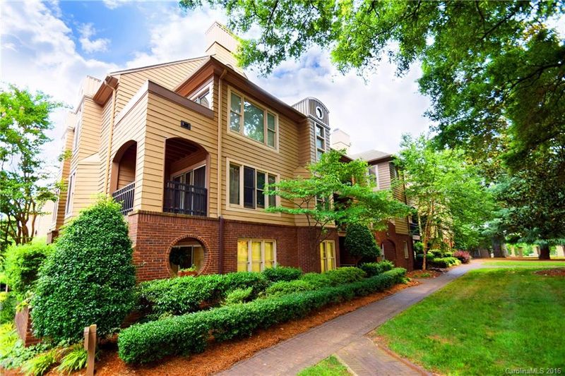 1109 E Morehead St #6, Charlotte, NC 28204