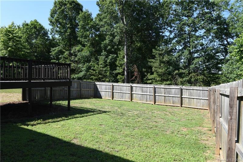 1979 Lynmore Dr, Sherrills Ford, NC 28673