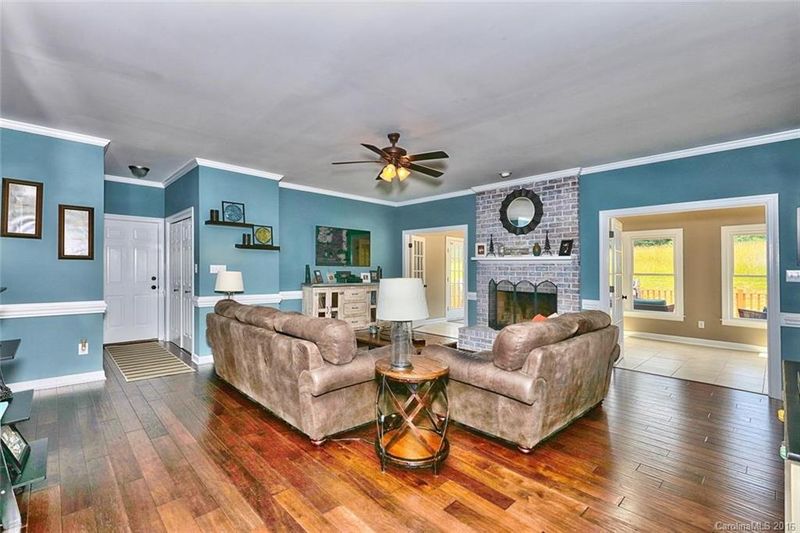 2907 Twinfield Dr, Concord, NC 28025