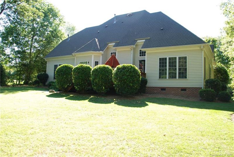 4613 Valley View Dr, Belmont, NC 28012