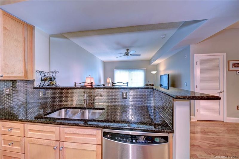721 Governor Morrison St #517, Charlotte, NC 28211