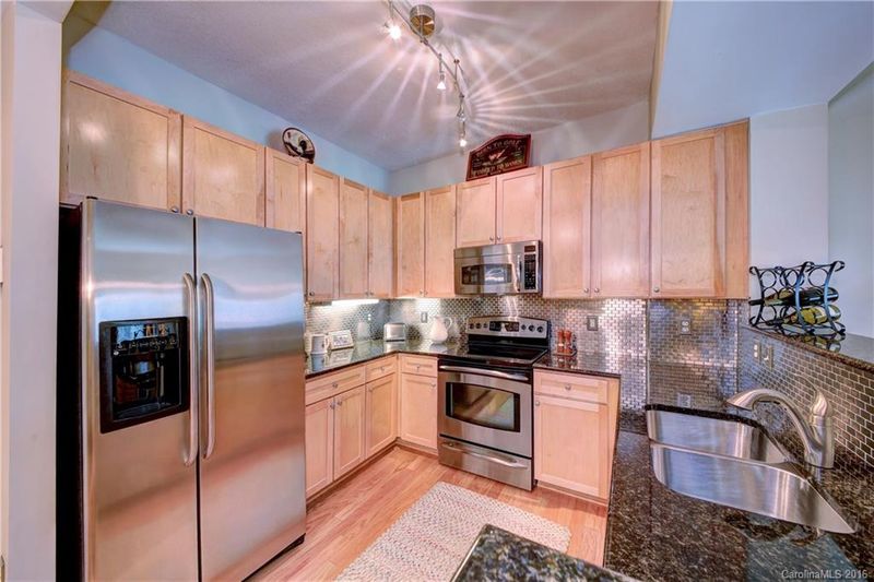 721 Governor Morrison St #517, Charlotte, NC 28211