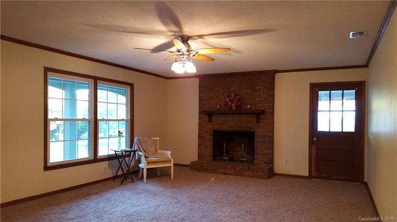 2484 Boyd Ave, Lincolnton, NC 28092