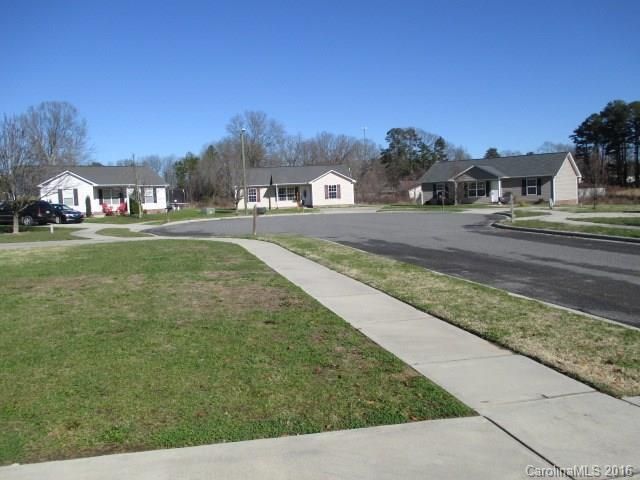 106 Babs Ct, Lincolnton, NC 28092