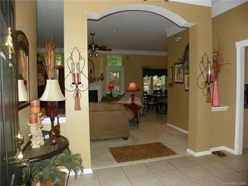 3046 Windsor Meadow Ln, Matthews, NC 28105