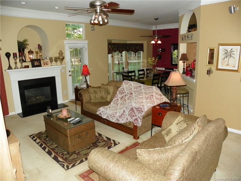 3046 Windsor Meadow Ln, Matthews, NC 28105