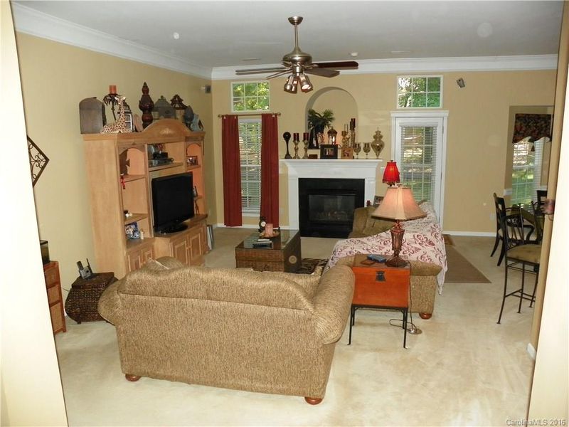 3046 Windsor Meadow Ln, Matthews, NC 28105
