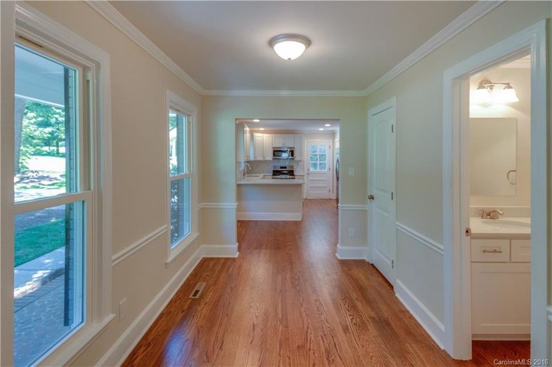 4940 Charmapeg Ave, Charlotte, NC 28211