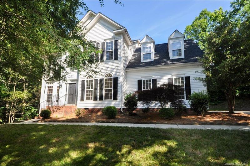 12649 Cardinal Woods Dr, Pineville, NC 28134