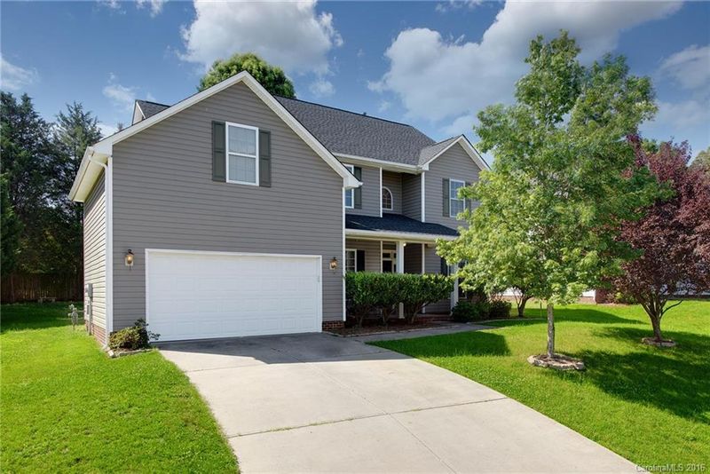 2100 Bluebonnet Ln, Matthews, NC 28104