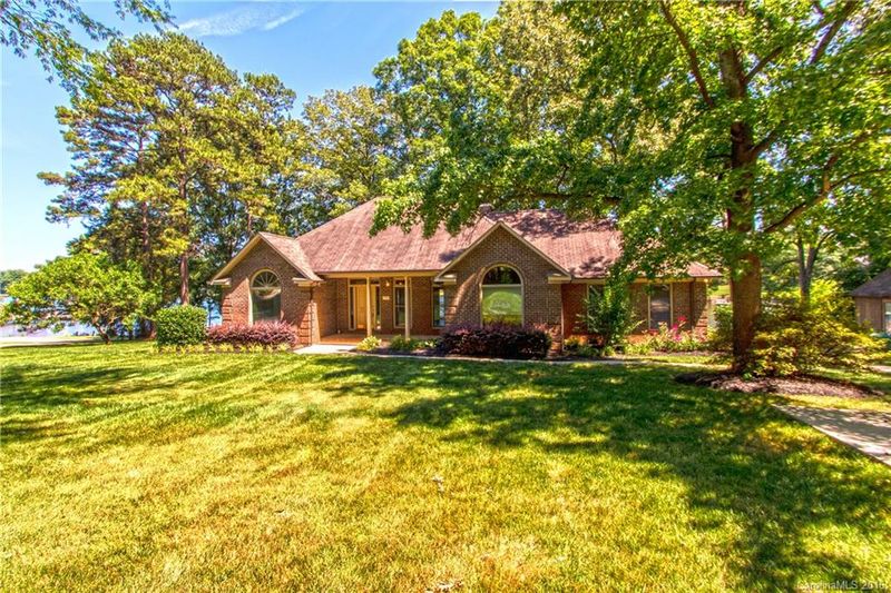 7747 Rabbit Cir, Denver, NC 28037