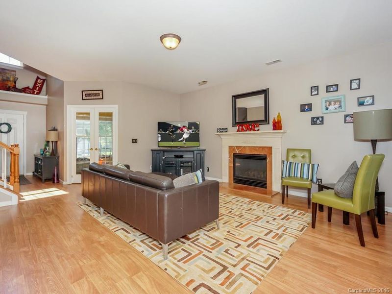 5826 Falls Ridge Ln, Charlotte, NC 28269