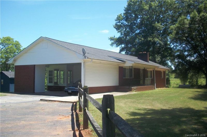 2400 Cherokee St, Blacksburg, SC 29702