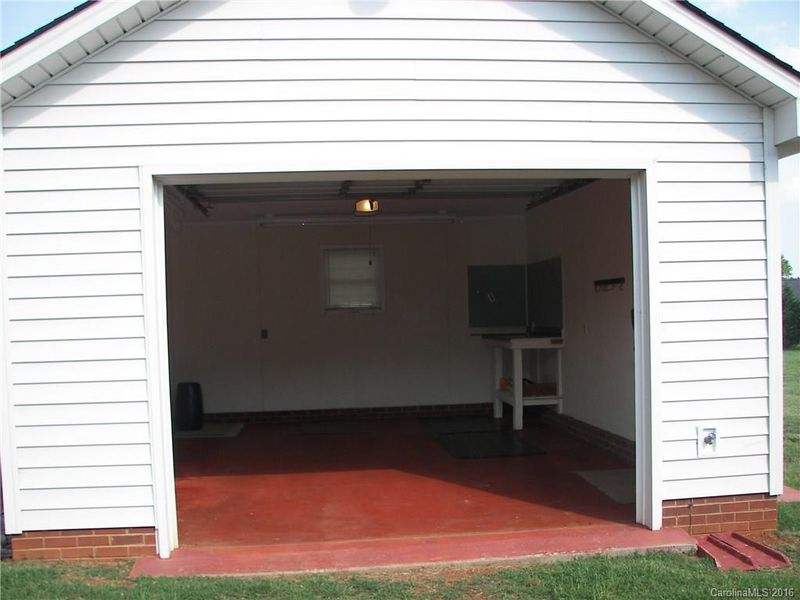 898 Sagefield Ct, Lincolnton, NC 28092