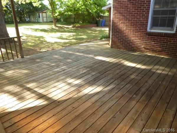 142 Cedar St, Mooresville, NC 28115