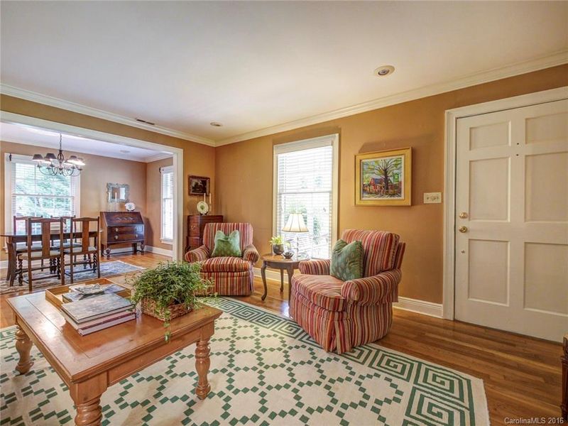 3343 Windsor Dr, Charlotte, NC 28209