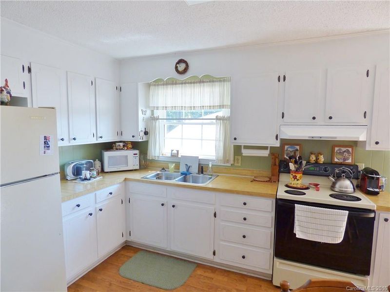 10020 Harbor Dr, Charlotte, NC 28214