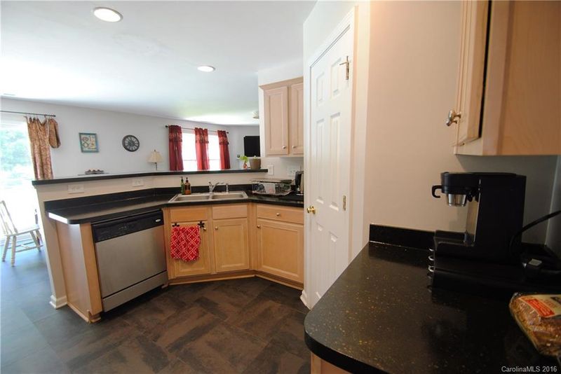 8318 Carolina Laurel Ct, Charlotte, NC 28215