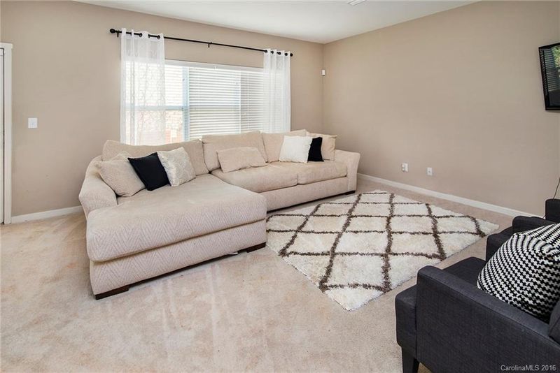 511 Rook Rd, Charlotte, NC 28216
