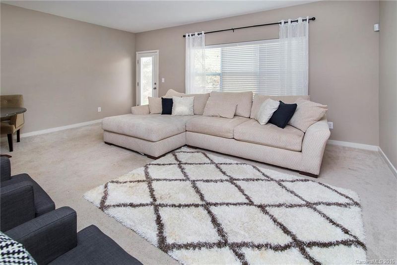 511 Rook Rd, Charlotte, NC 28216