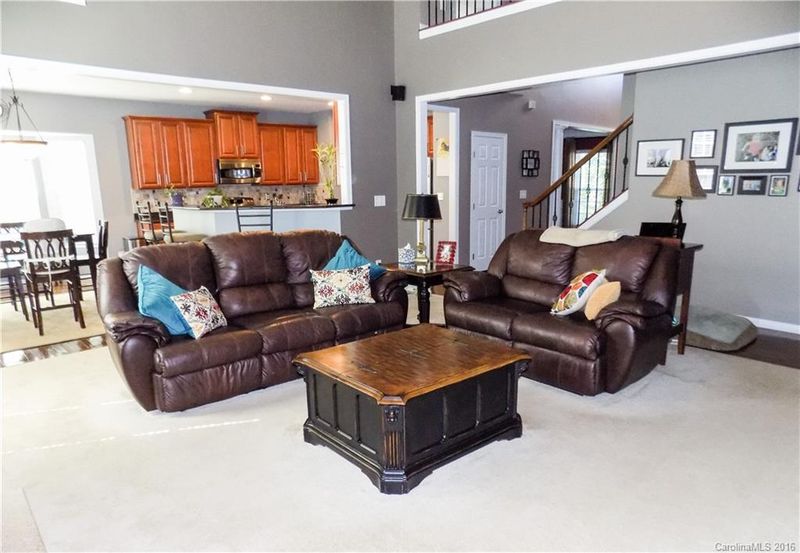 201 Holdsworth Dr, Mount Holly, NC 28120