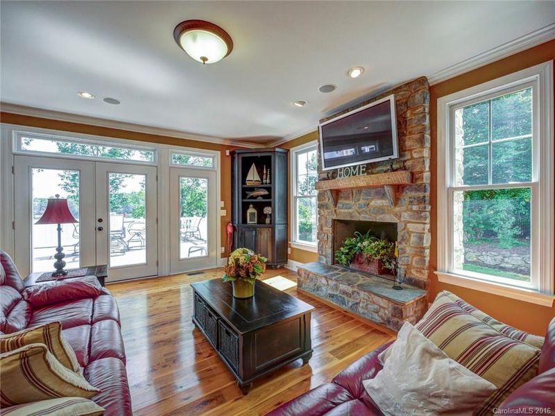 8468 Queens Ct, Catawba, NC 28609